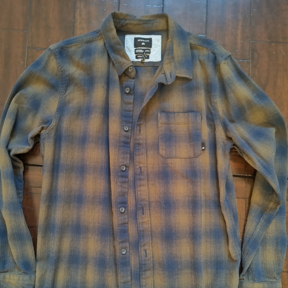 Quiksilver Men's L/S Flannel Shirt size small